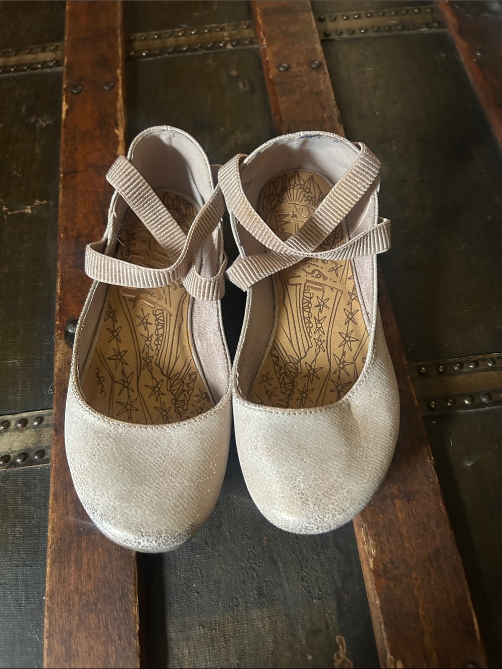 Girls Neutral Cream Cross-Strap Mary Jane Flats
